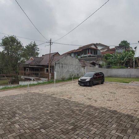 Reddoorz Plus Near Lembang Park & Zoo Екстериор снимка
