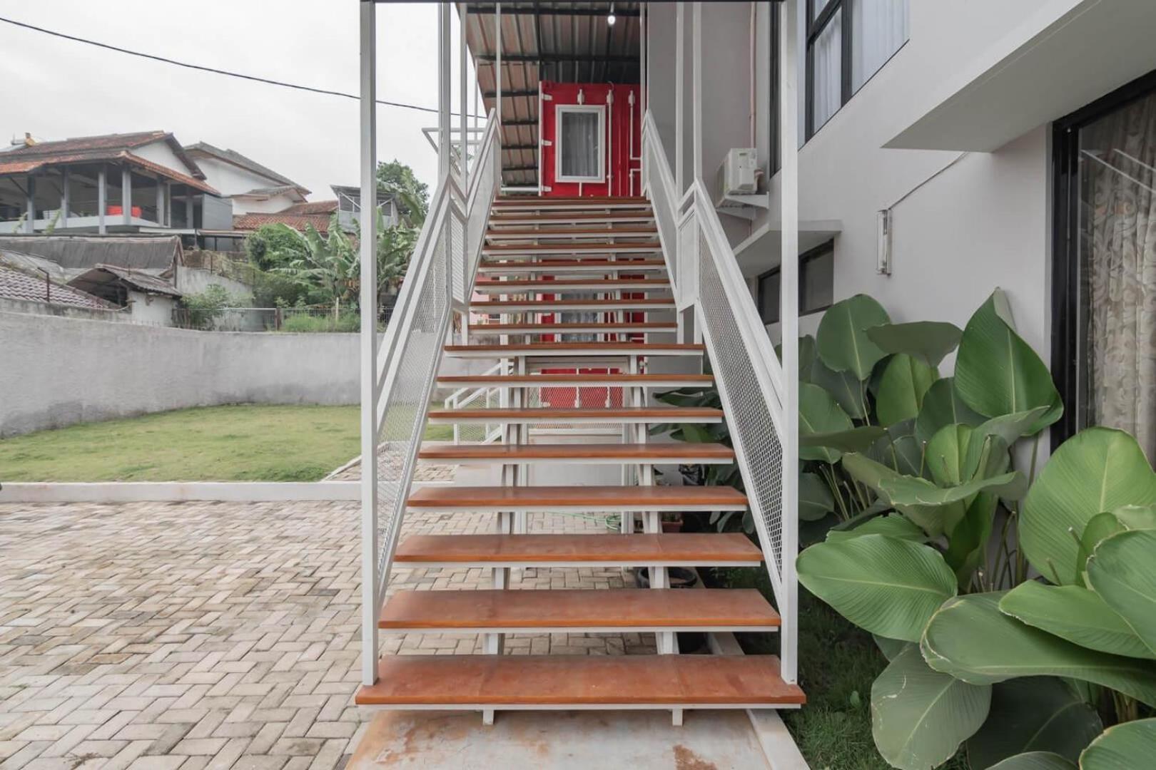 Reddoorz Plus Near Lembang Park & Zoo Екстериор снимка
